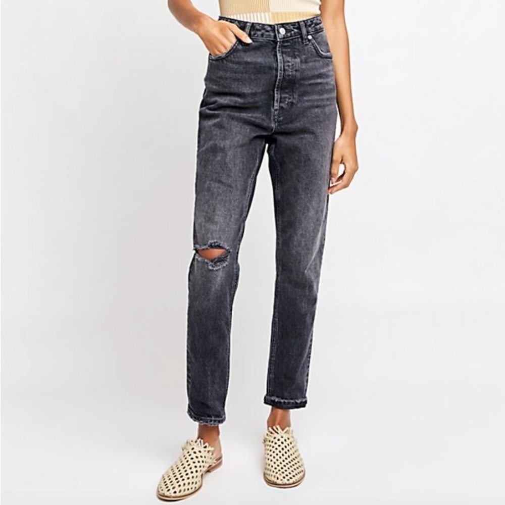 NWT FREE PEOPLE ZURI WASHED BLACK MOM JEANS - 26